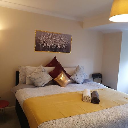 Lovely 1Bedrood Apartment Гилдфорд Екстериор снимка
