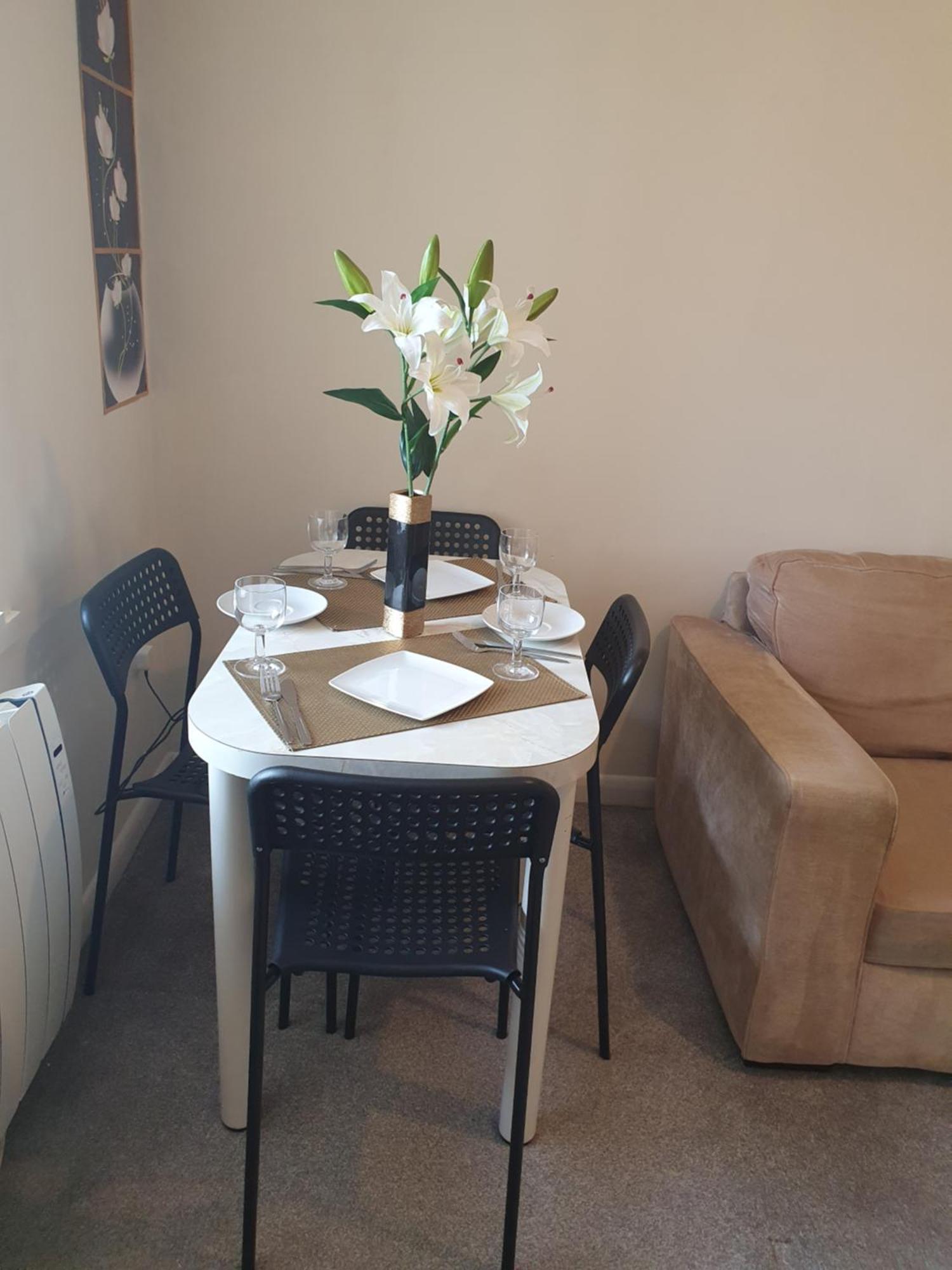 Lovely 1Bedrood Apartment Гилдфорд Екстериор снимка