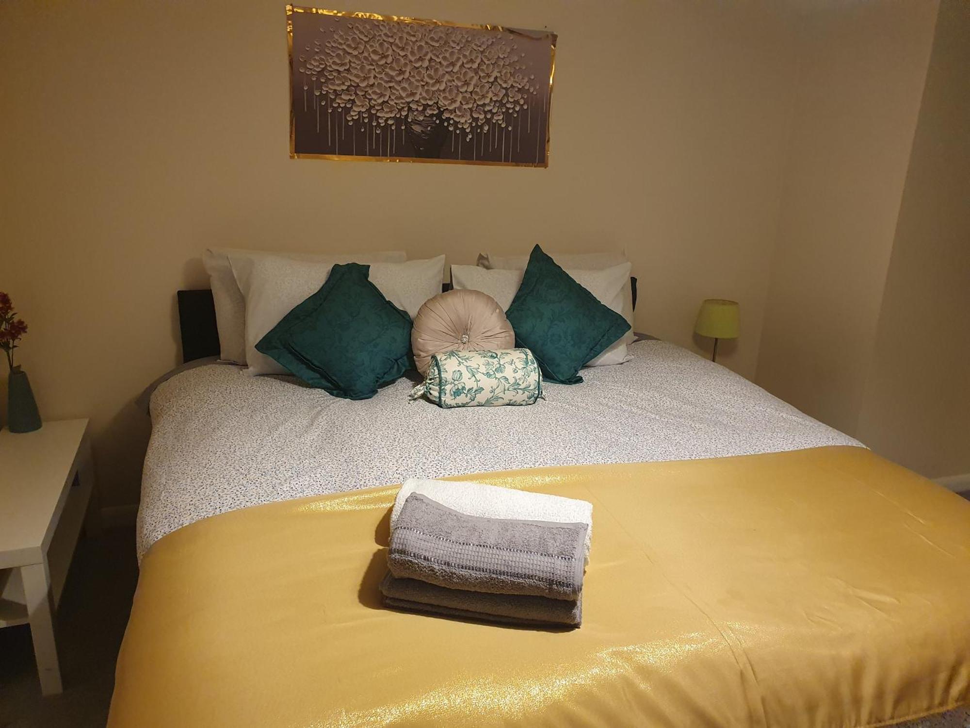 Lovely 1Bedrood Apartment Гилдфорд Екстериор снимка