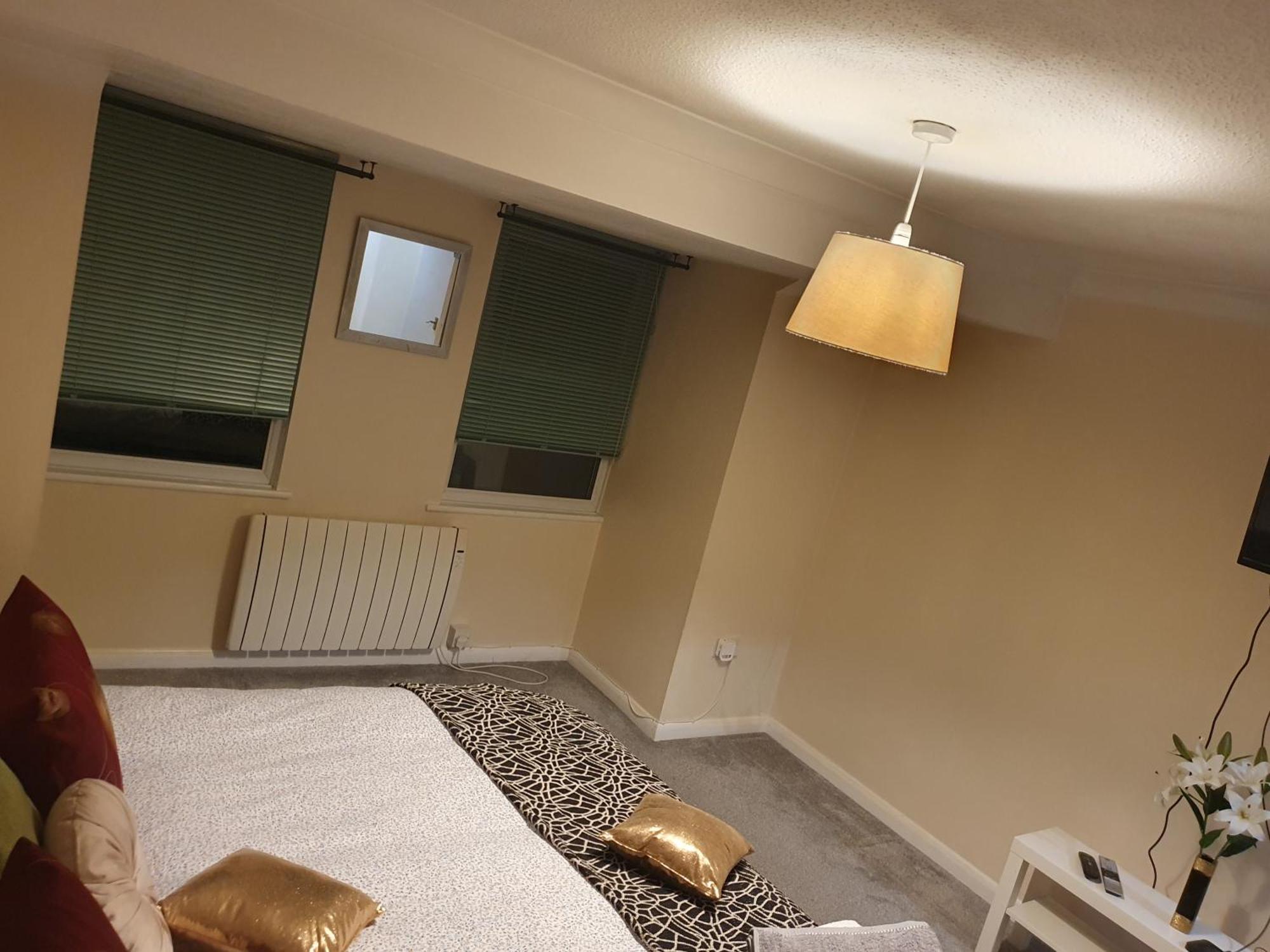 Lovely 1Bedrood Apartment Гилдфорд Екстериор снимка