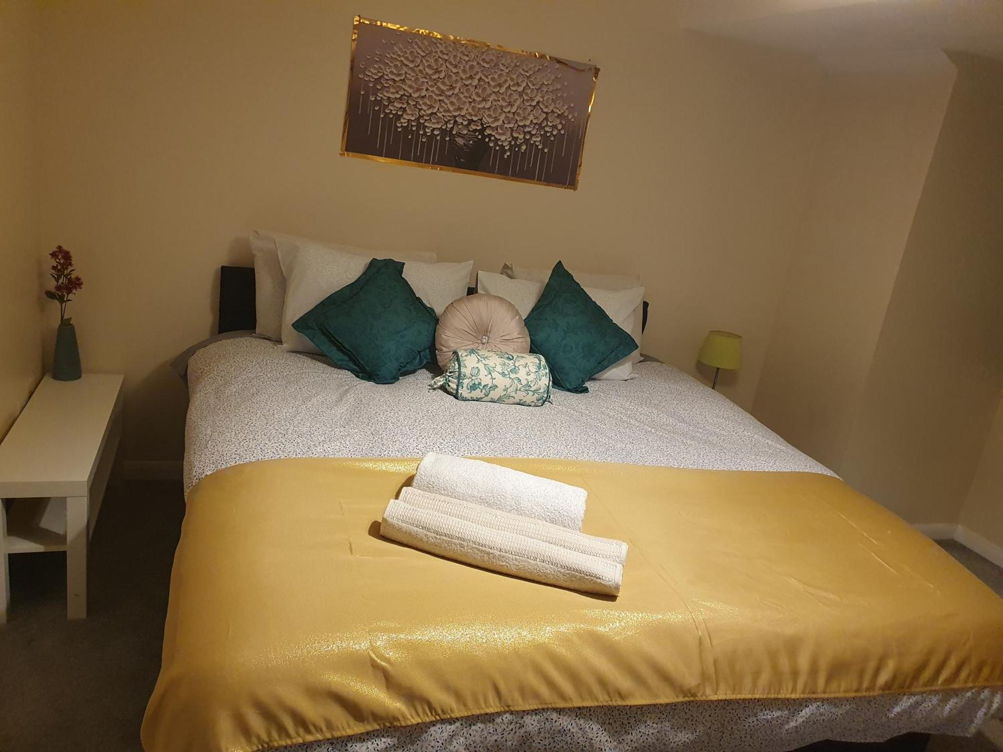 Lovely 1Bedrood Apartment Гилдфорд Екстериор снимка